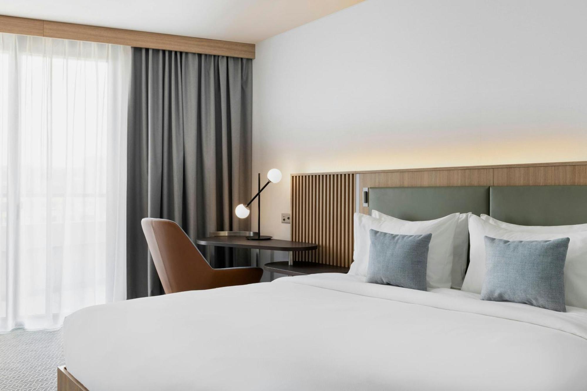 Courtyard By Marriott Biel Bienne Hotel Eksteriør billede